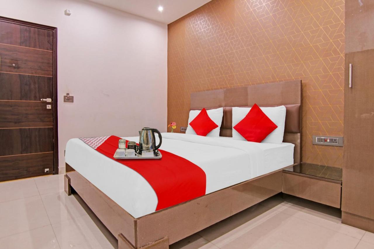 Hotel 19 West Nuova Delhi Esterno foto