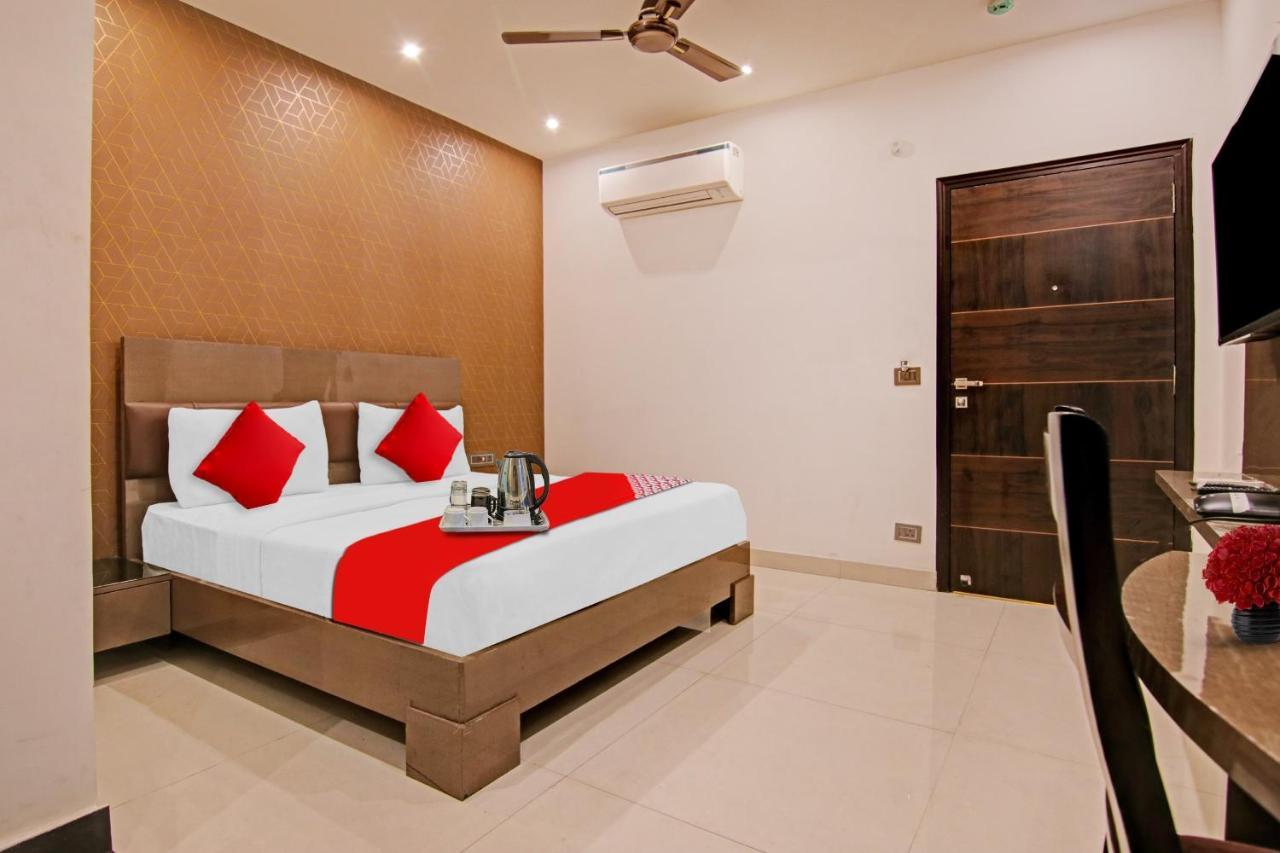 Hotel 19 West Nuova Delhi Esterno foto
