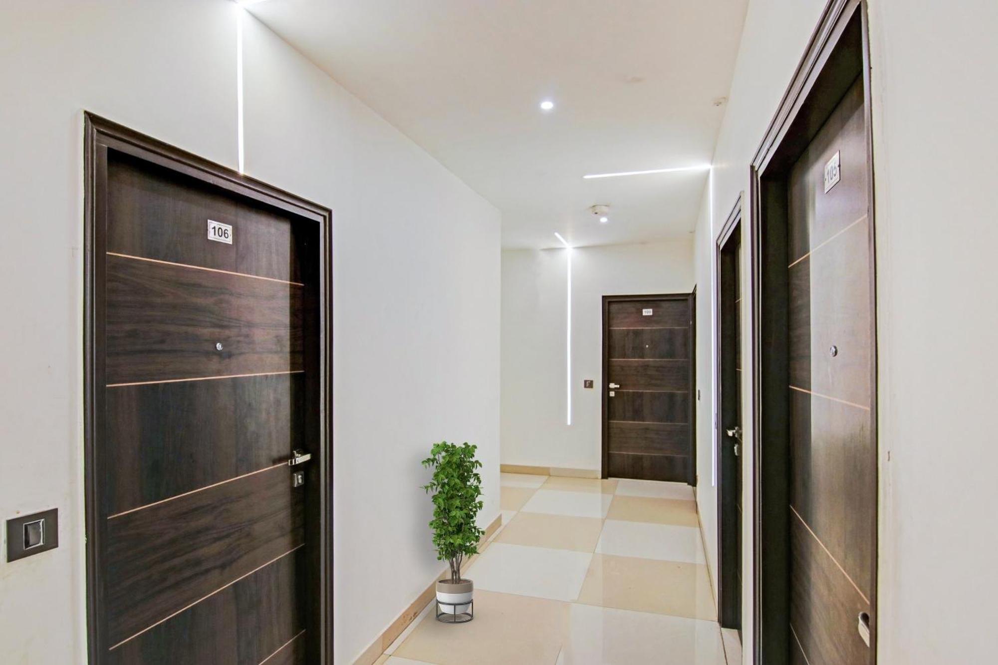 Hotel 19 West Nuova Delhi Esterno foto